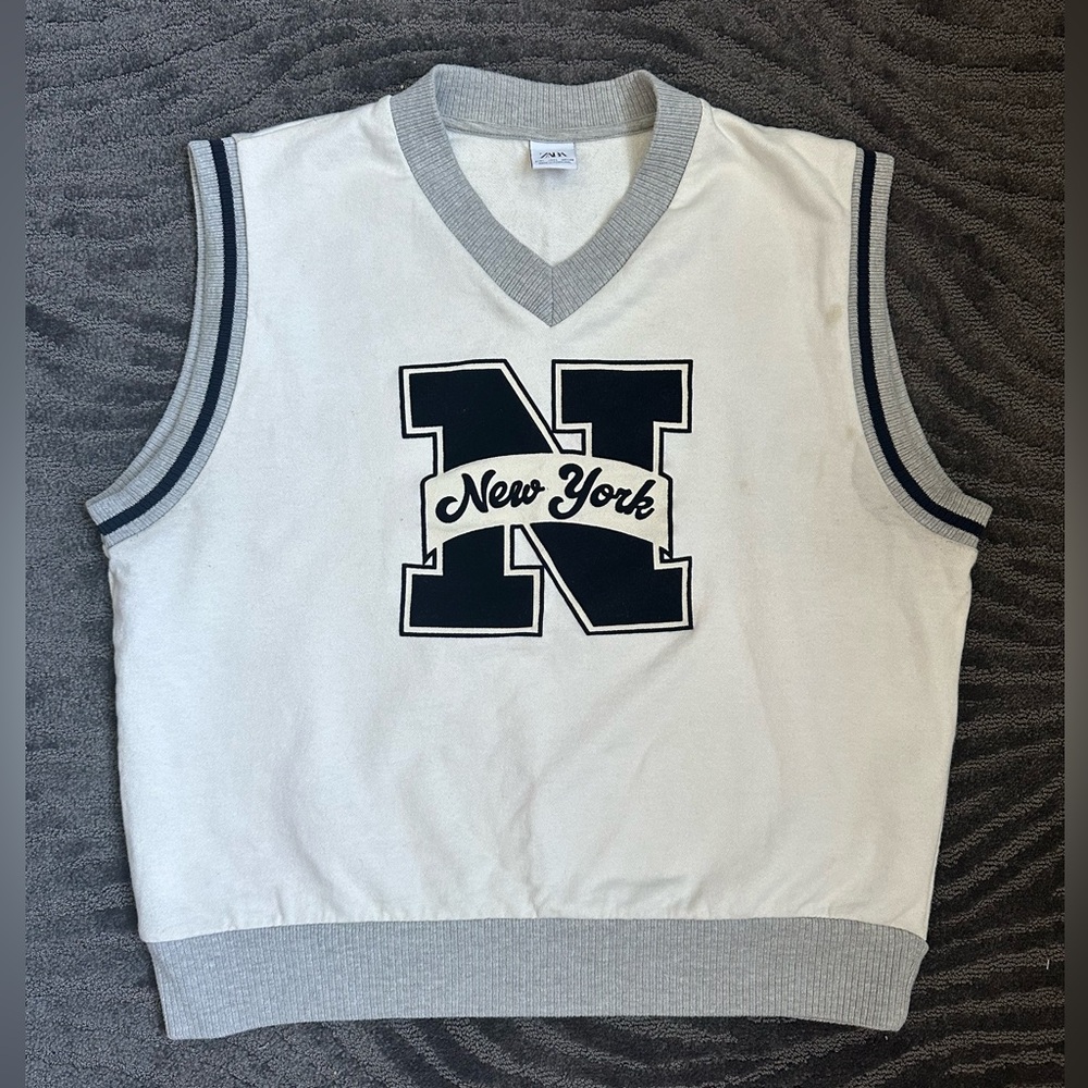 Zara men’s cropped sweater vest